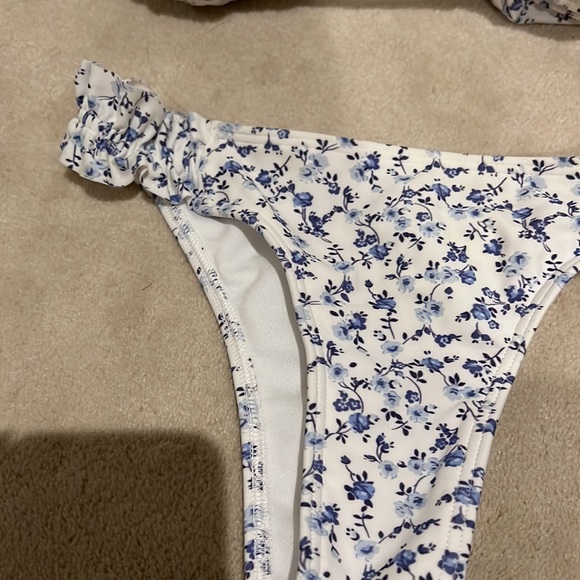 Hollister bikini - Picture 5 of 6